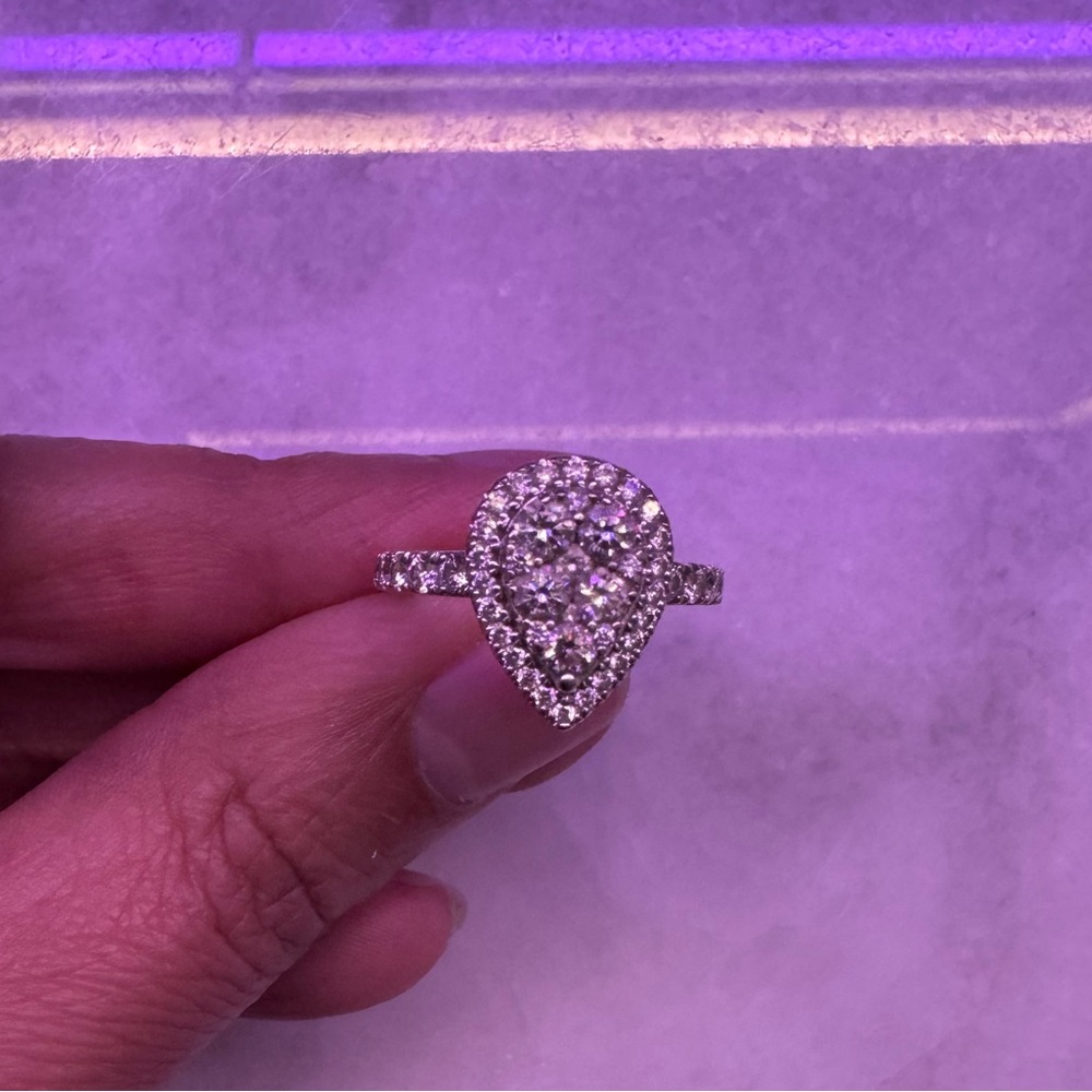 14k White Gold Diamond Ring